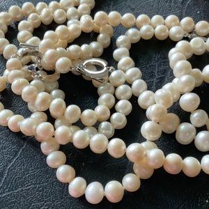 Ivory White Showy Cultured Pearl Necklace